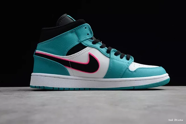 3504 Jordan Air South Minimalist Mid 272 1 852542- Beach 0825